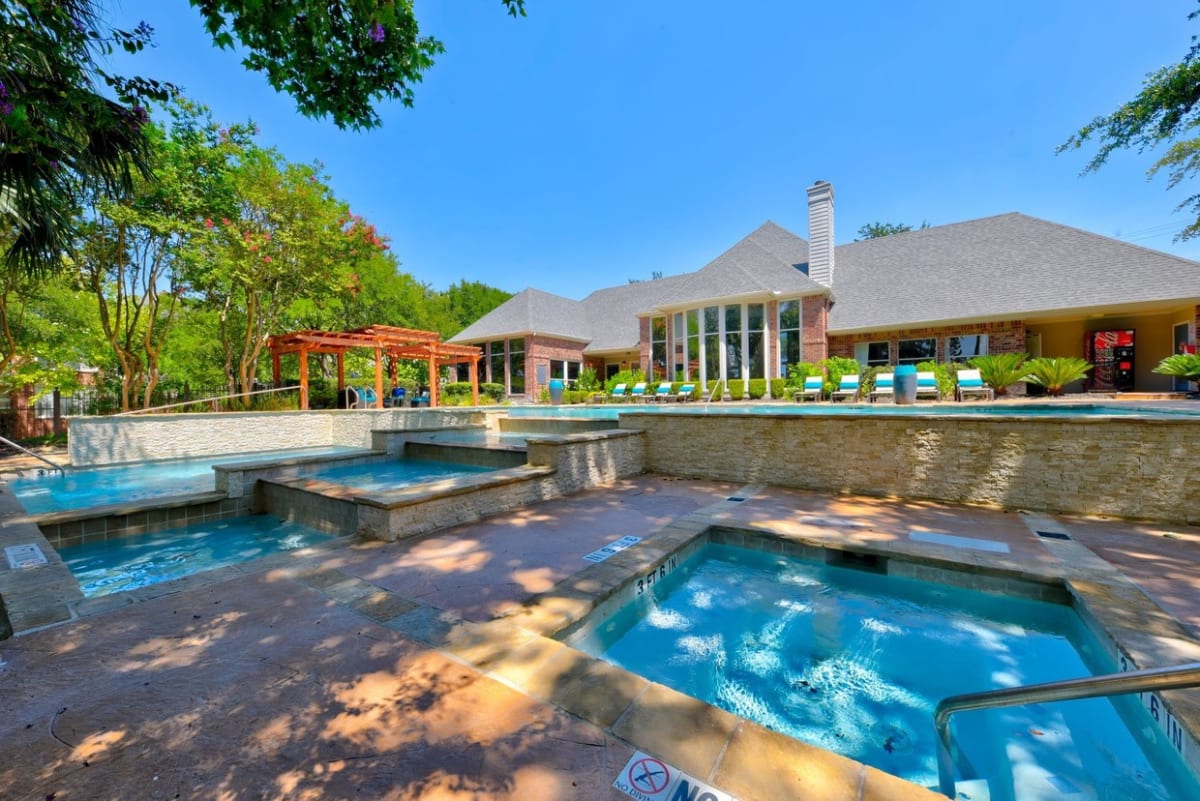 Photos and Video of Whispering Creek Villas Apartment Homes